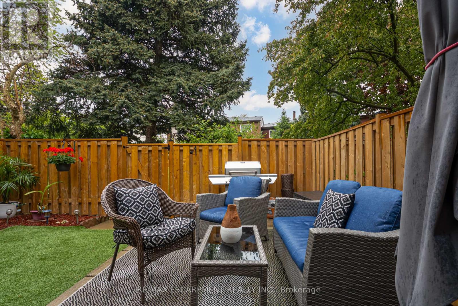 Photo 40 of 48 2825 Gananoque Drive, Mississauga ON