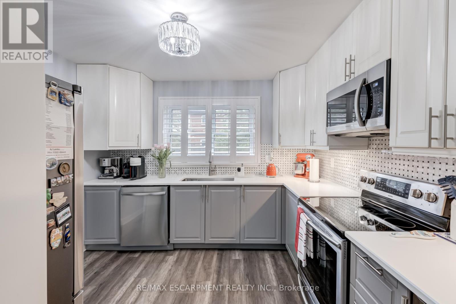 Photo 8 of 48 2825 Gananoque Drive, Mississauga ON