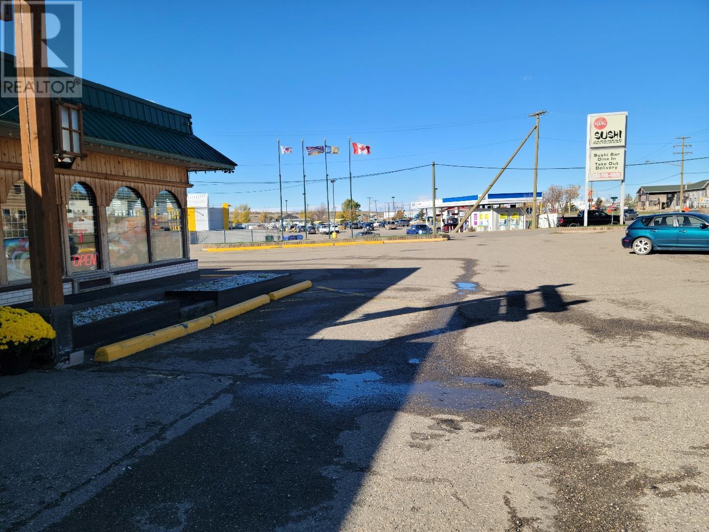 Photo 5 of 1325 Alaska Avenue, Dawson Creek BC