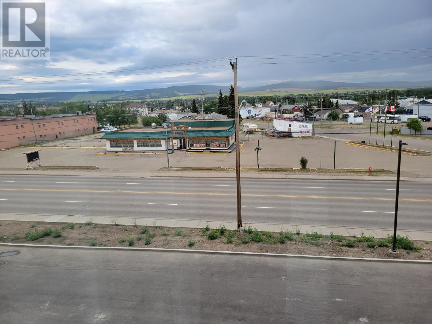 Photo 7 of 1325 Alaska Avenue, Dawson Creek BC