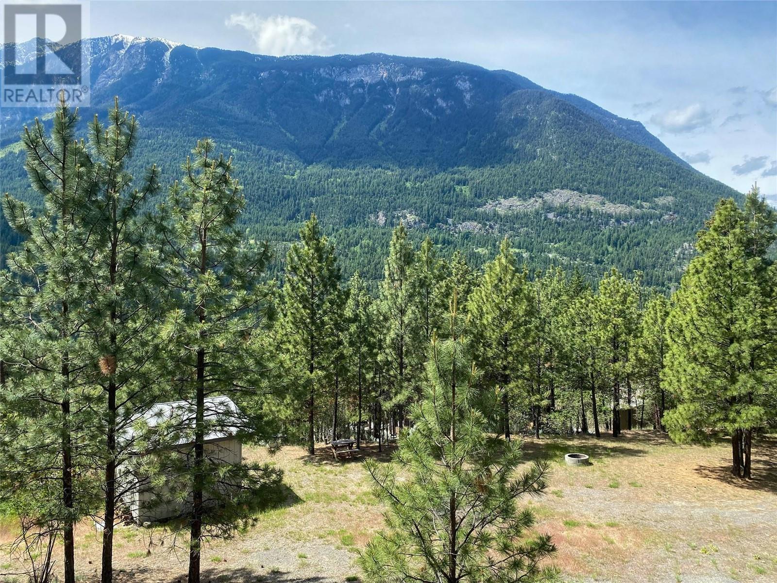 101 AIRPORT Road, Lillooet