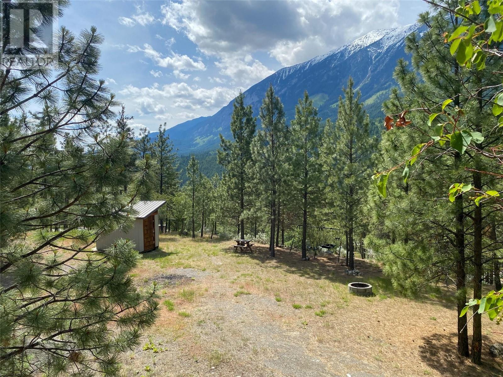 101 AIRPORT Road, Lillooet
