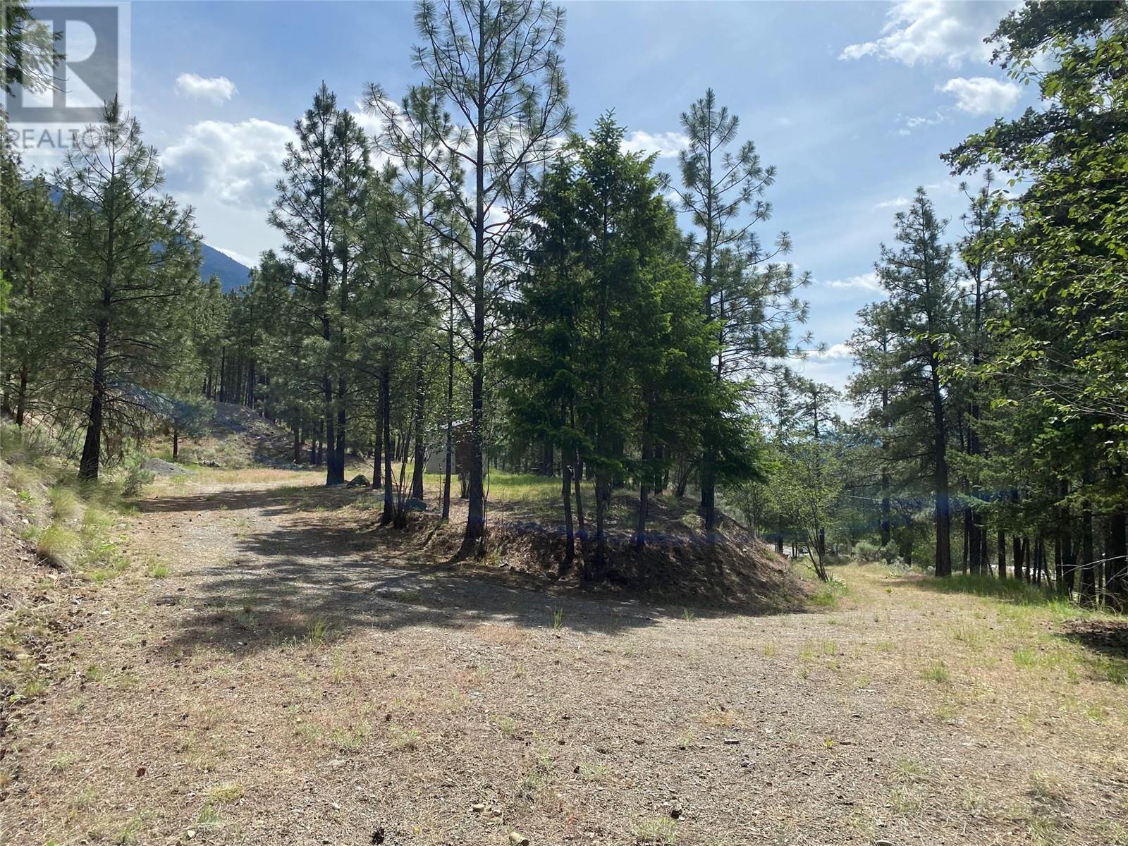 101 AIRPORT Road, Lillooet