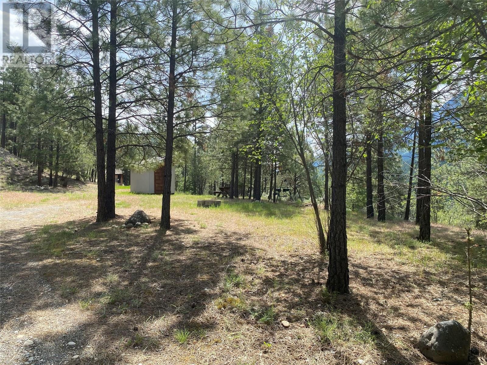 101 AIRPORT Road, Lillooet