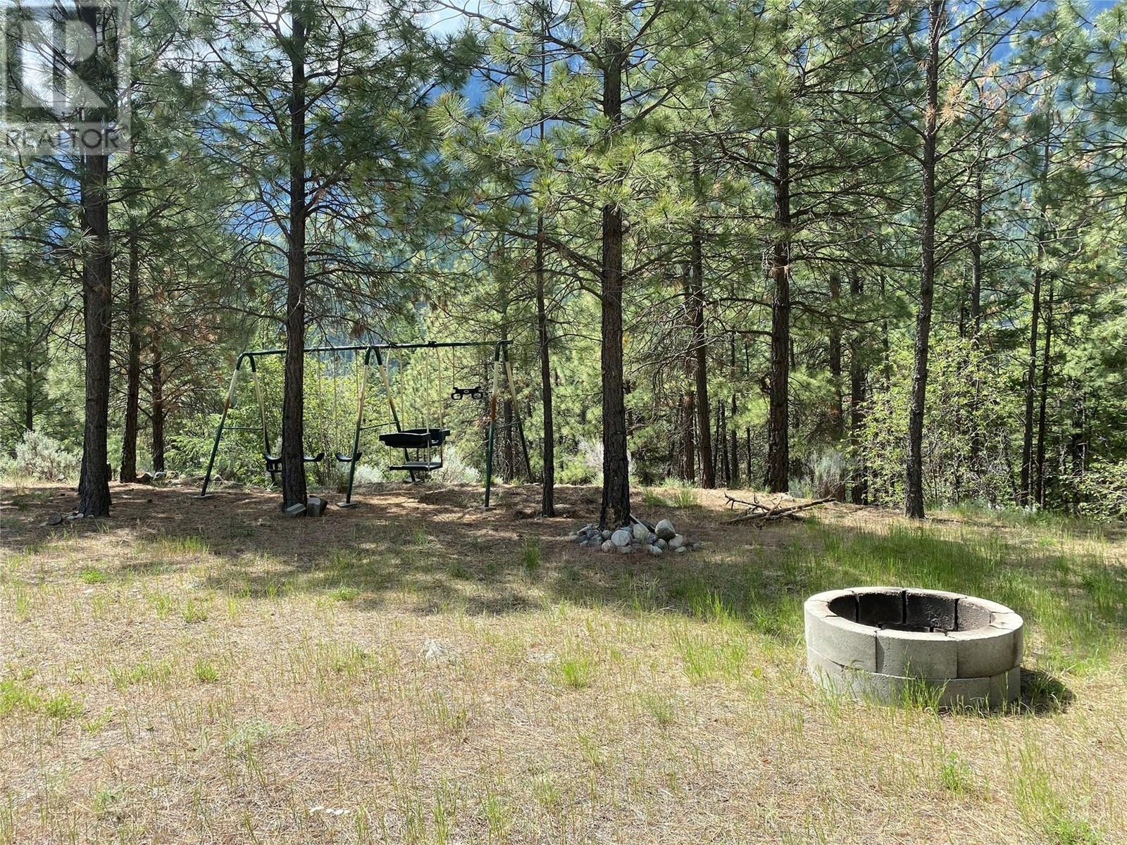 101 AIRPORT Road, Lillooet