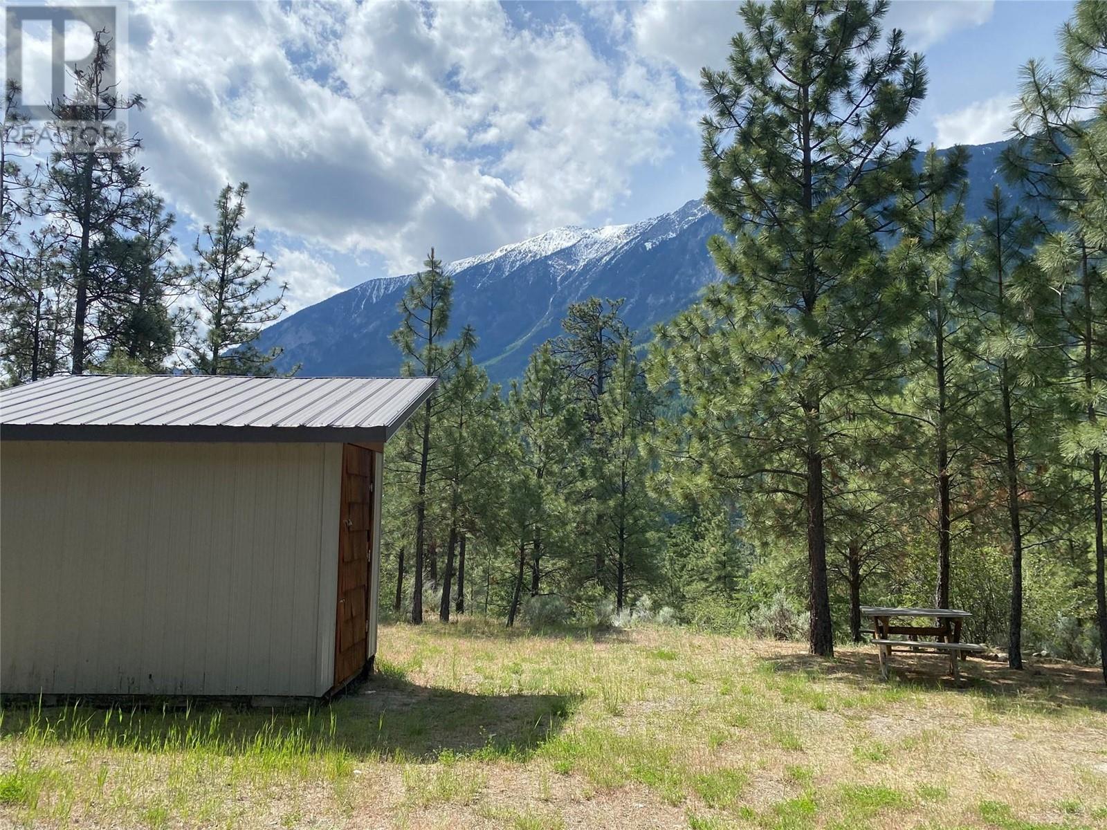 101 AIRPORT Road, Lillooet