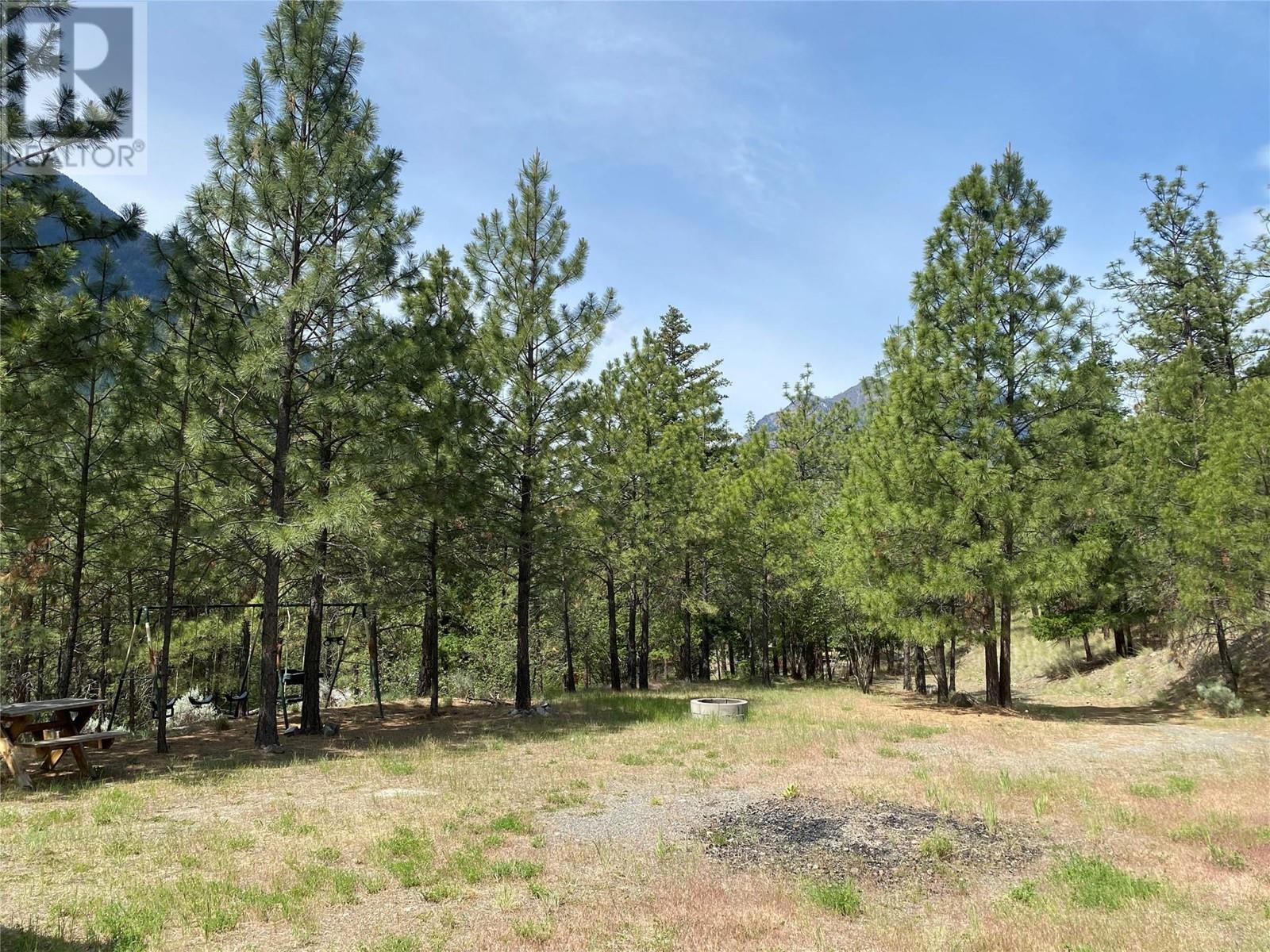 101 AIRPORT Road, Lillooet