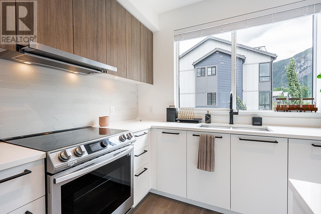 37981 HELM WAY, Squamish