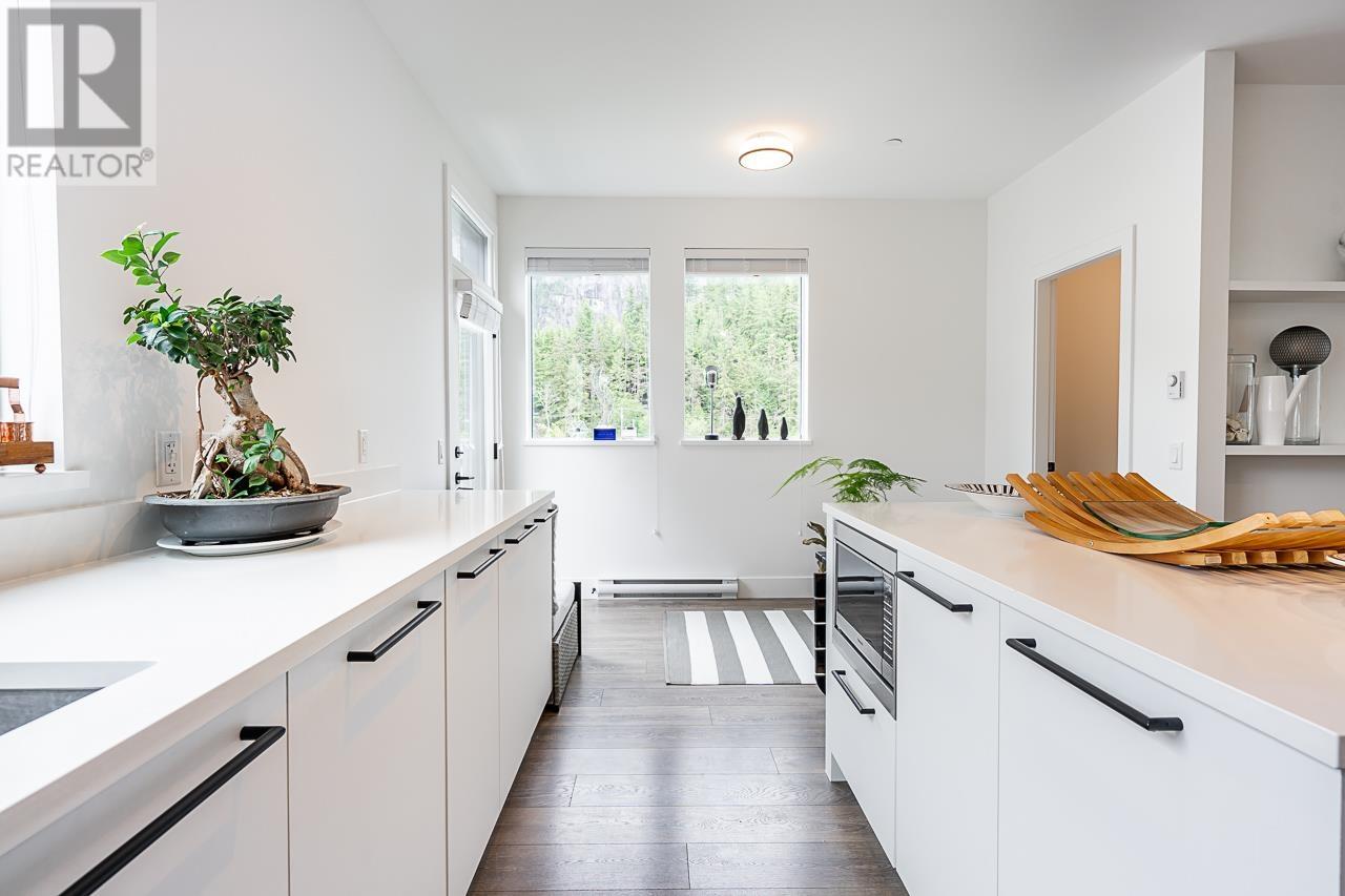 37981 HELM WAY, Squamish