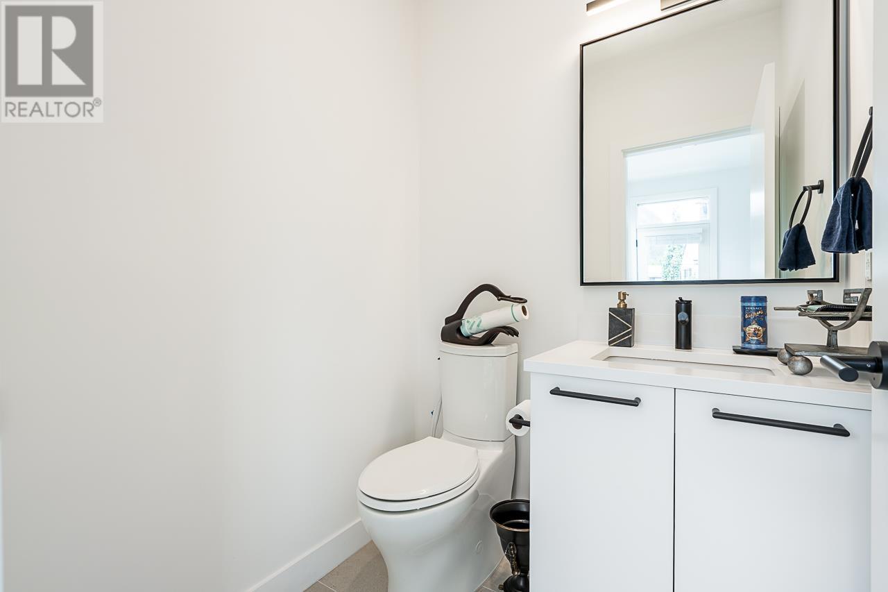 37981 HELM WAY, Squamish