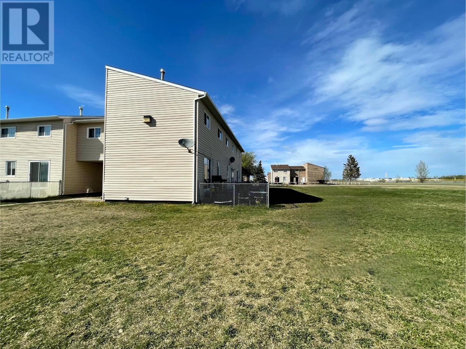 Photo 12 of 8810 101 Avenue, Fort St John BC