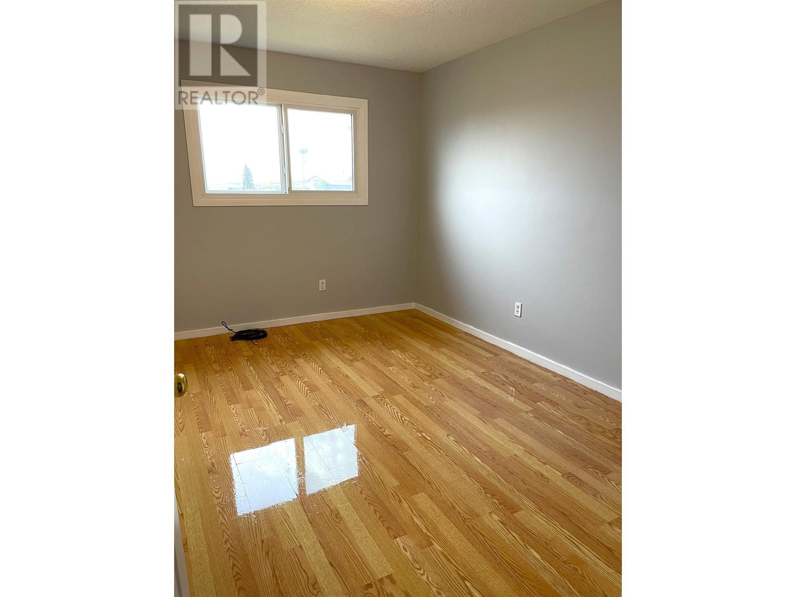 Photo 10 of 8810 101 Avenue, Fort St John BC