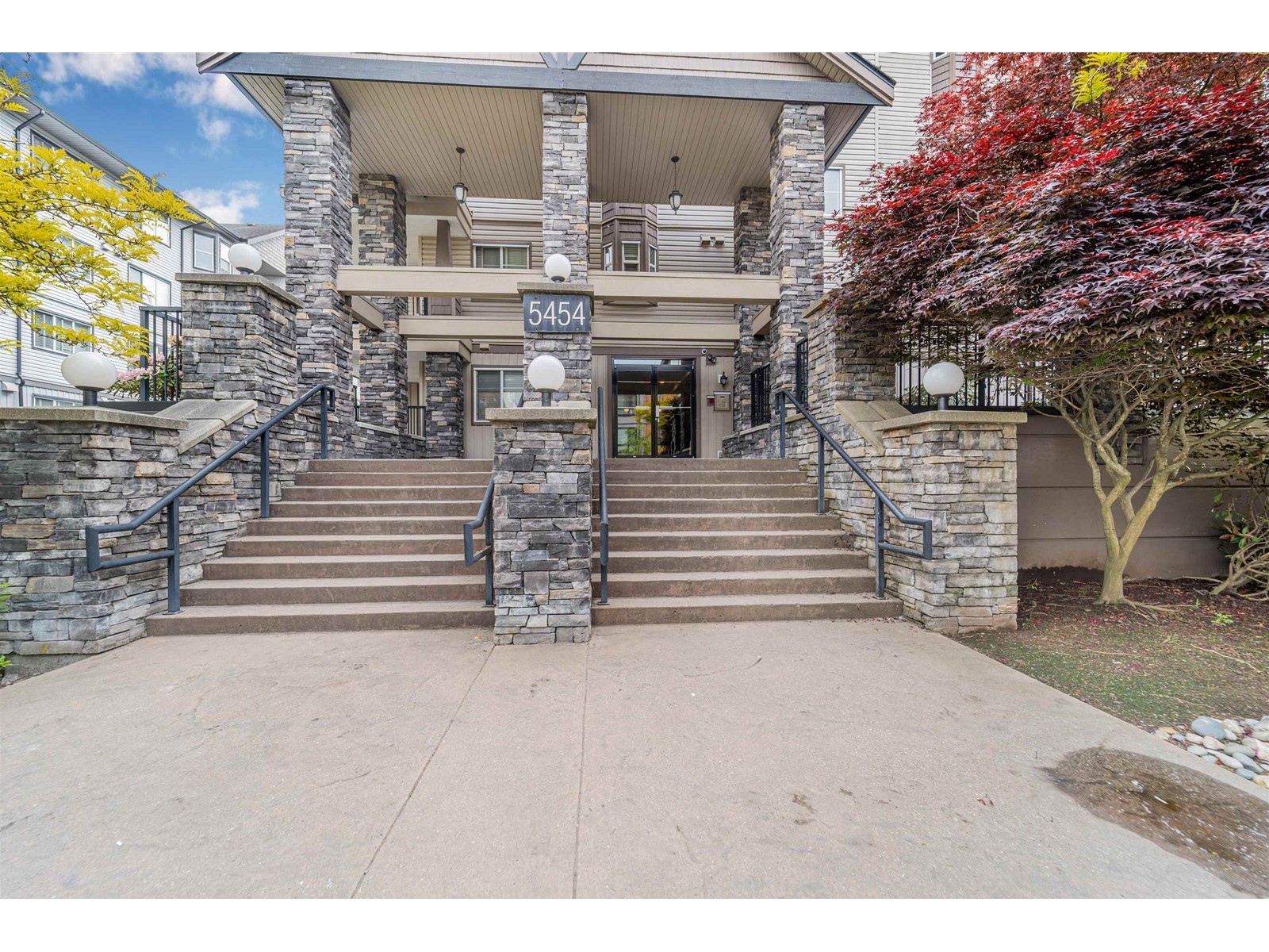 Photo 1 of 109 5454 198 Street, Langley BC