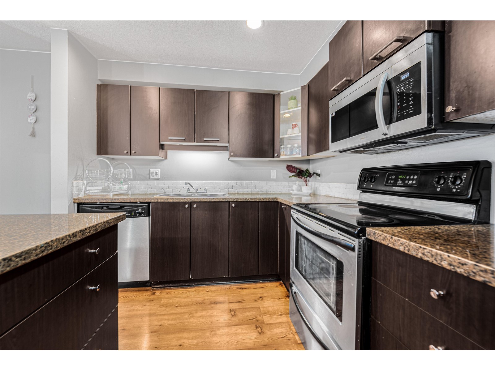 Photo 9 of 109 5454 198 Street, Langley BC