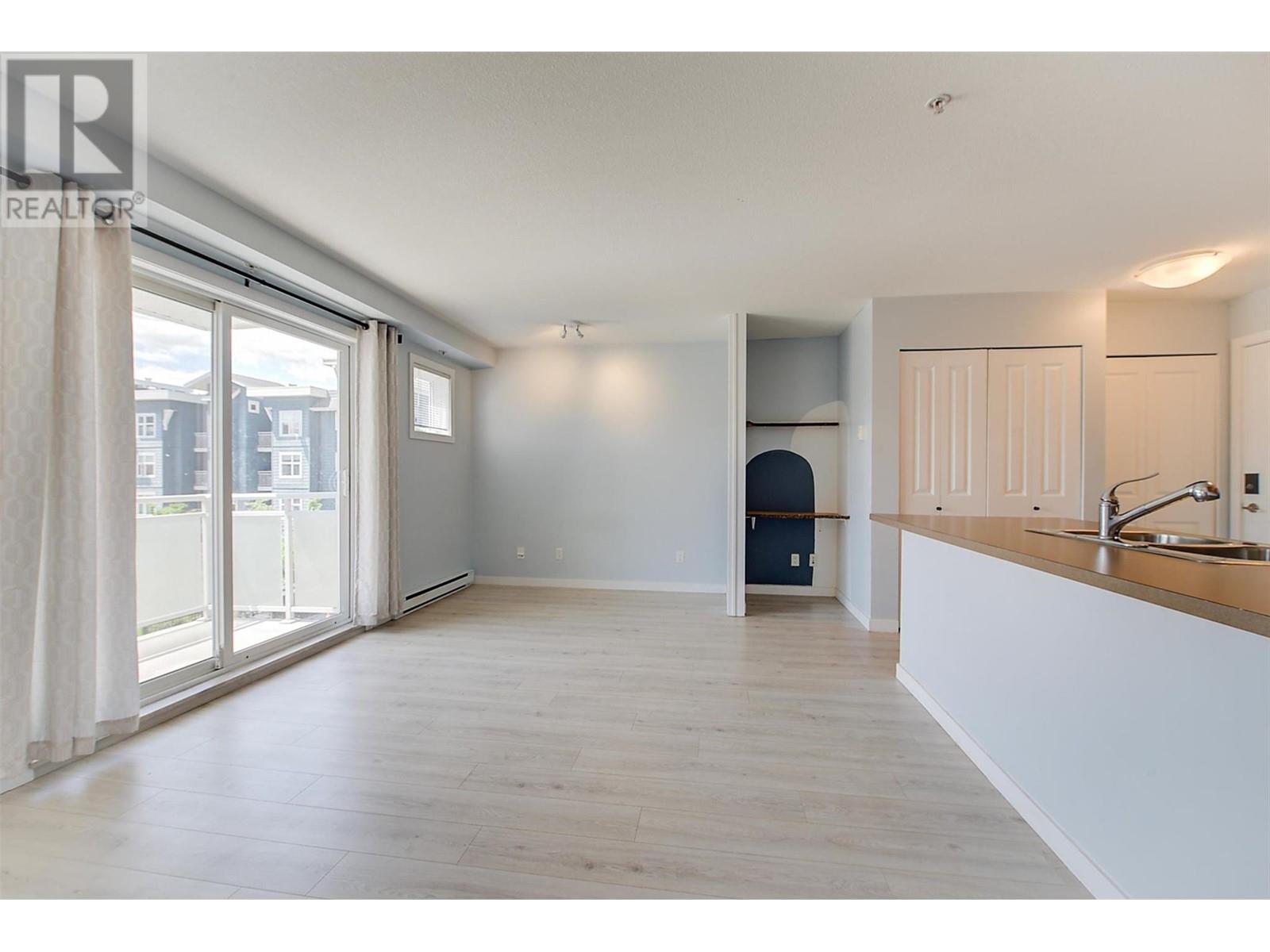 Photo 22 of 539 Yates Road Unit 300, Kelowna BC