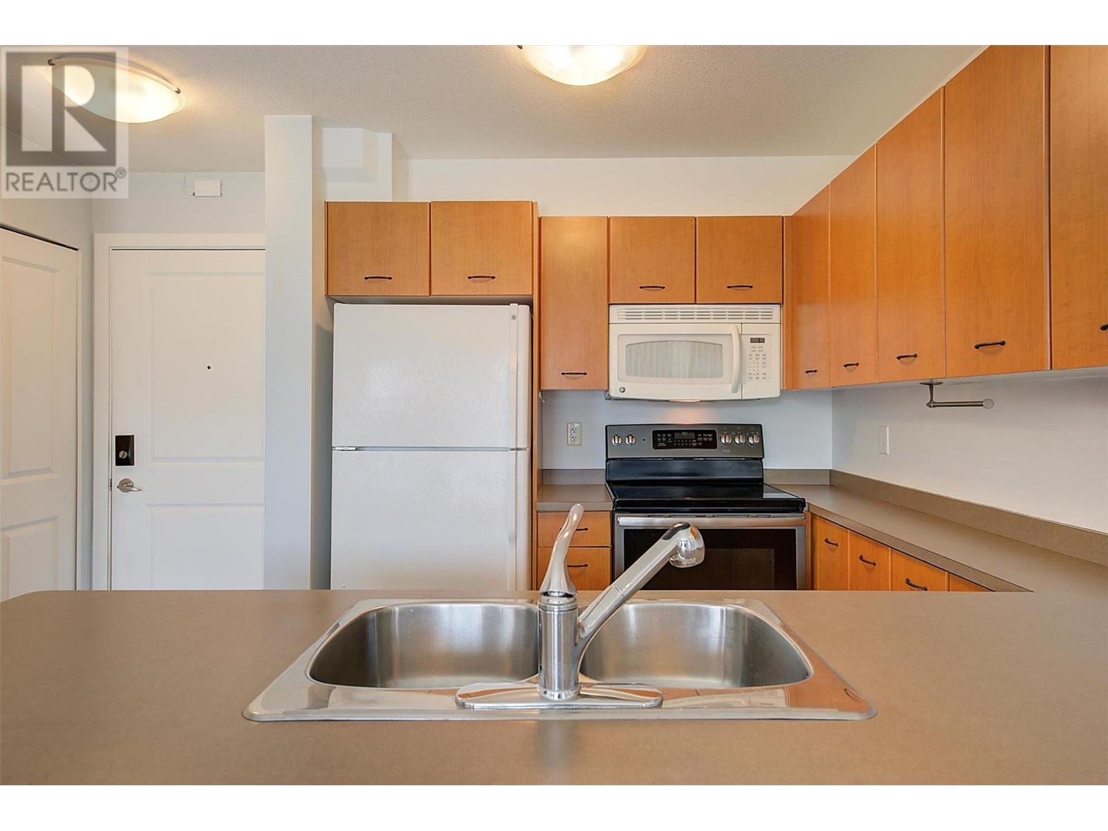 Photo 9 of 539 Yates Road Unit 300, Kelowna BC