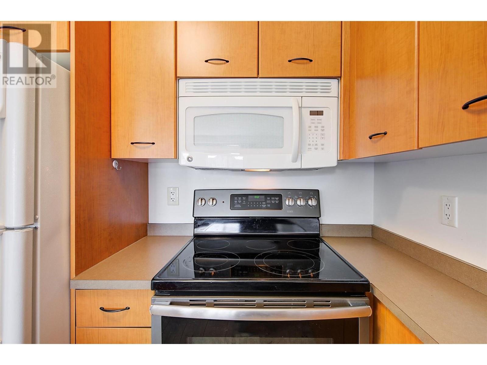 Photo 8 of 539 Yates Road Unit 300, Kelowna BC