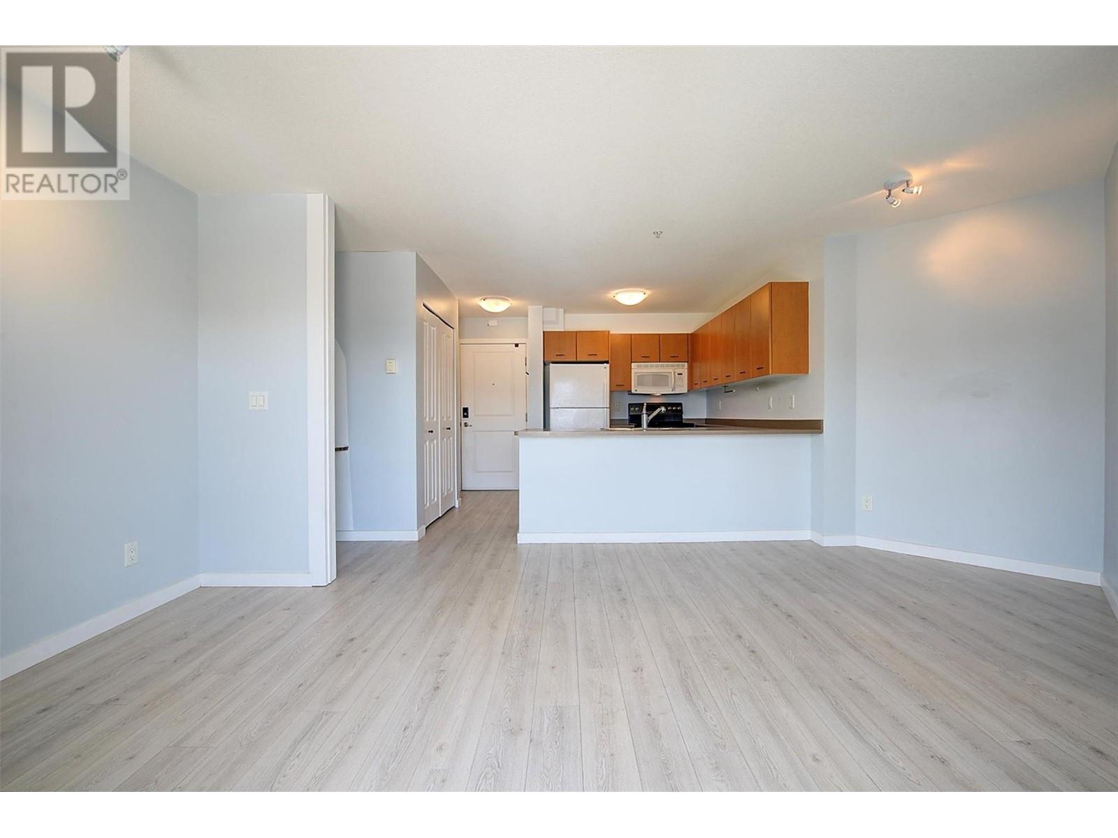 Photo 20 of 539 Yates Road Unit 300, Kelowna BC