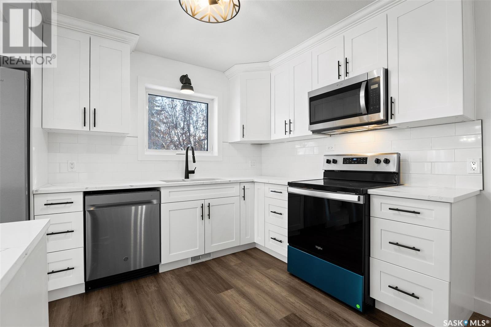 Photo 32 of 143 Girgulis Crescent, Saskatoon SK