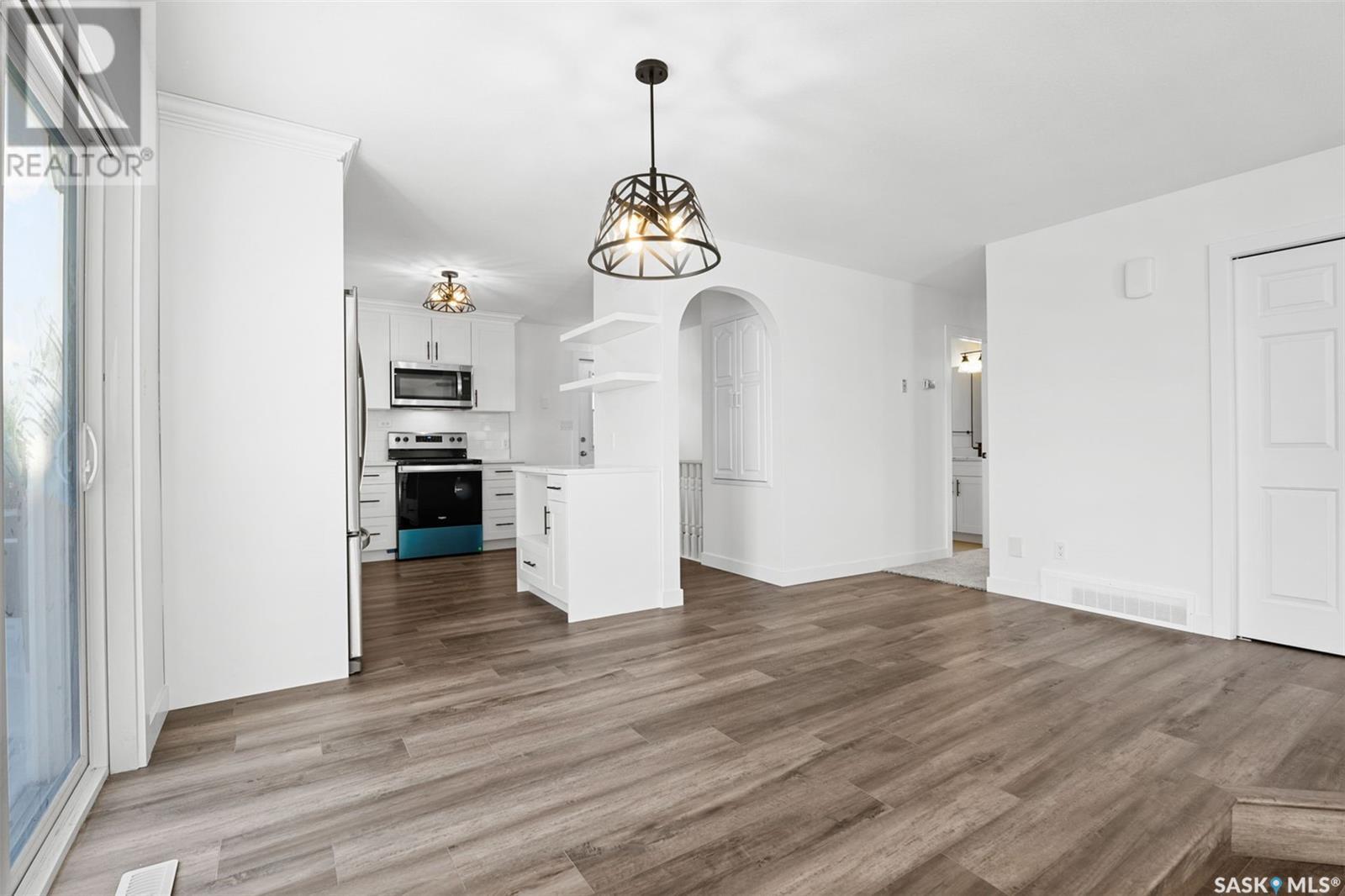 Photo 25 of 143 Girgulis Crescent, Saskatoon SK