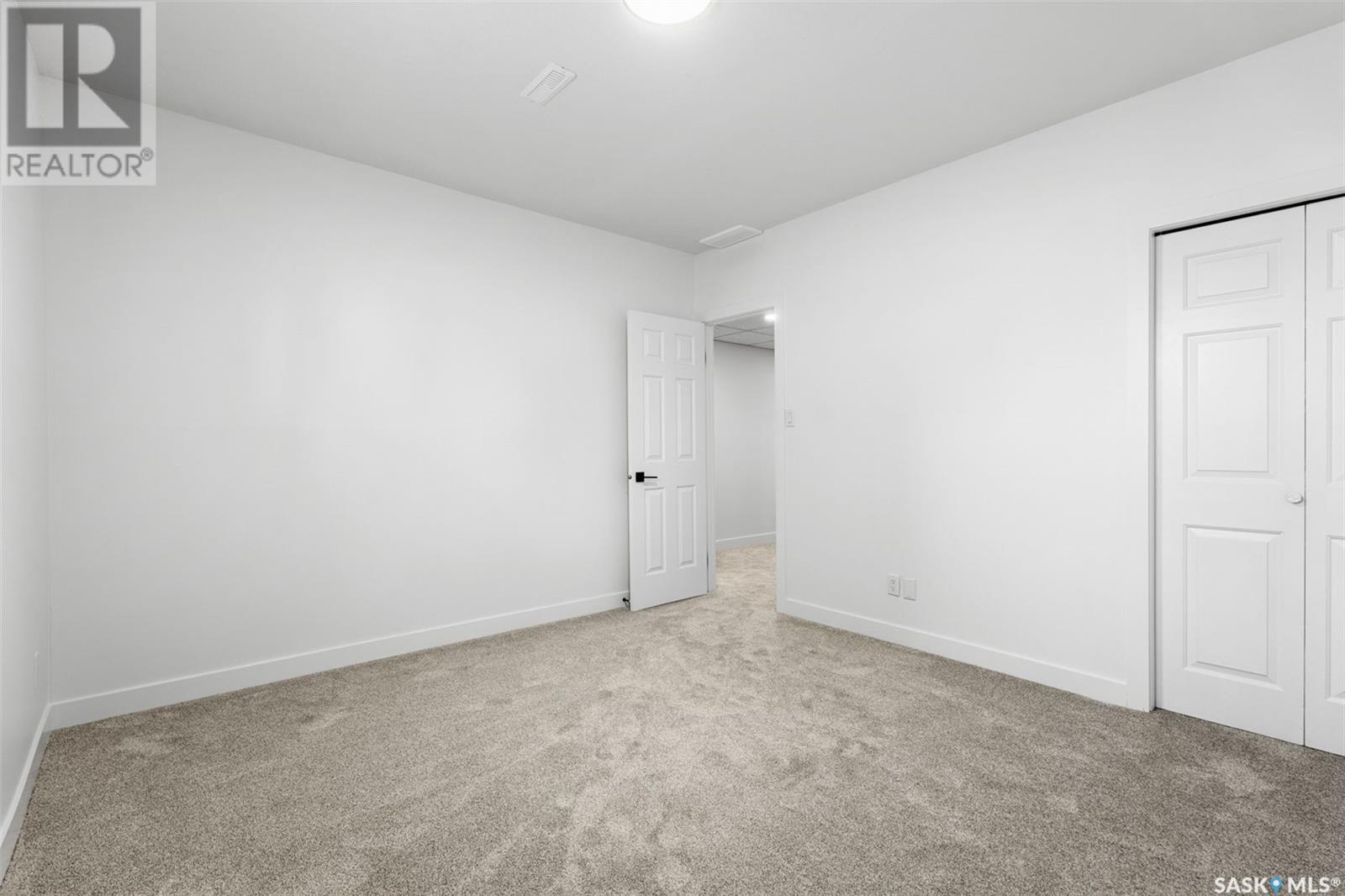 Photo 13 of 143 Girgulis Crescent, Saskatoon SK