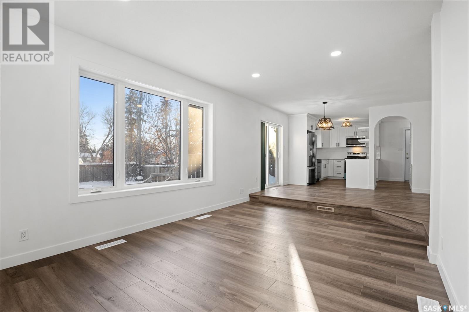 Photo 3 of 143 Girgulis Crescent, Saskatoon SK