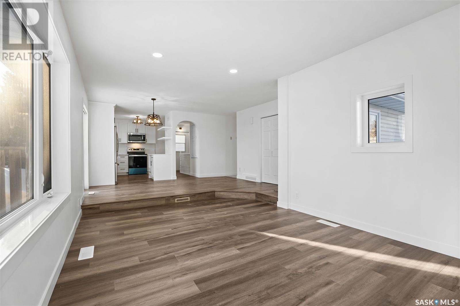 Photo 33 of 143 Girgulis Crescent, Saskatoon SK