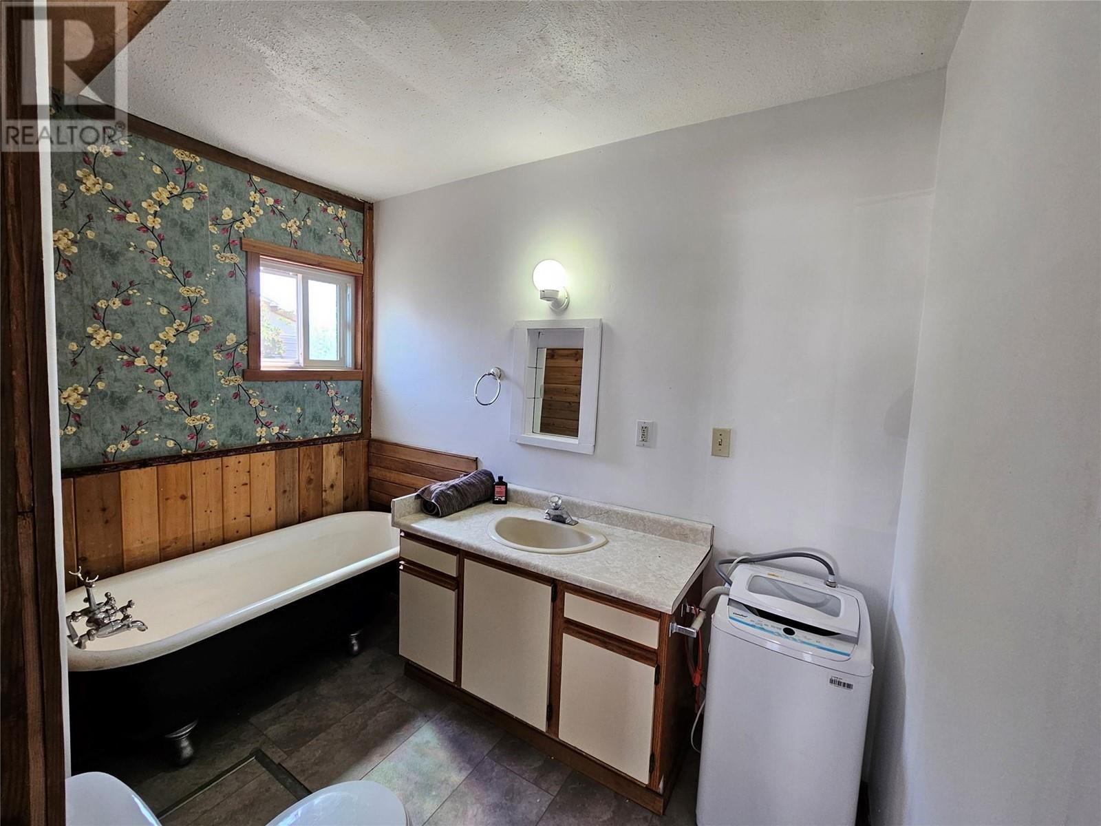 2149 Main Street, Cawston