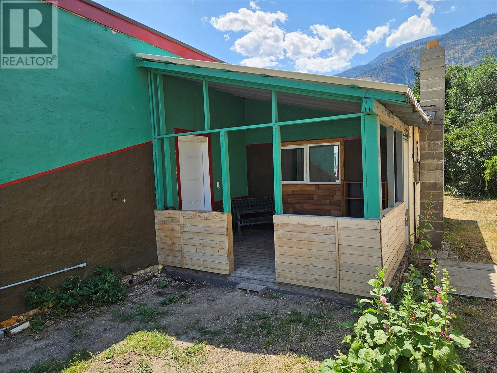 2149 Main Street, Cawston