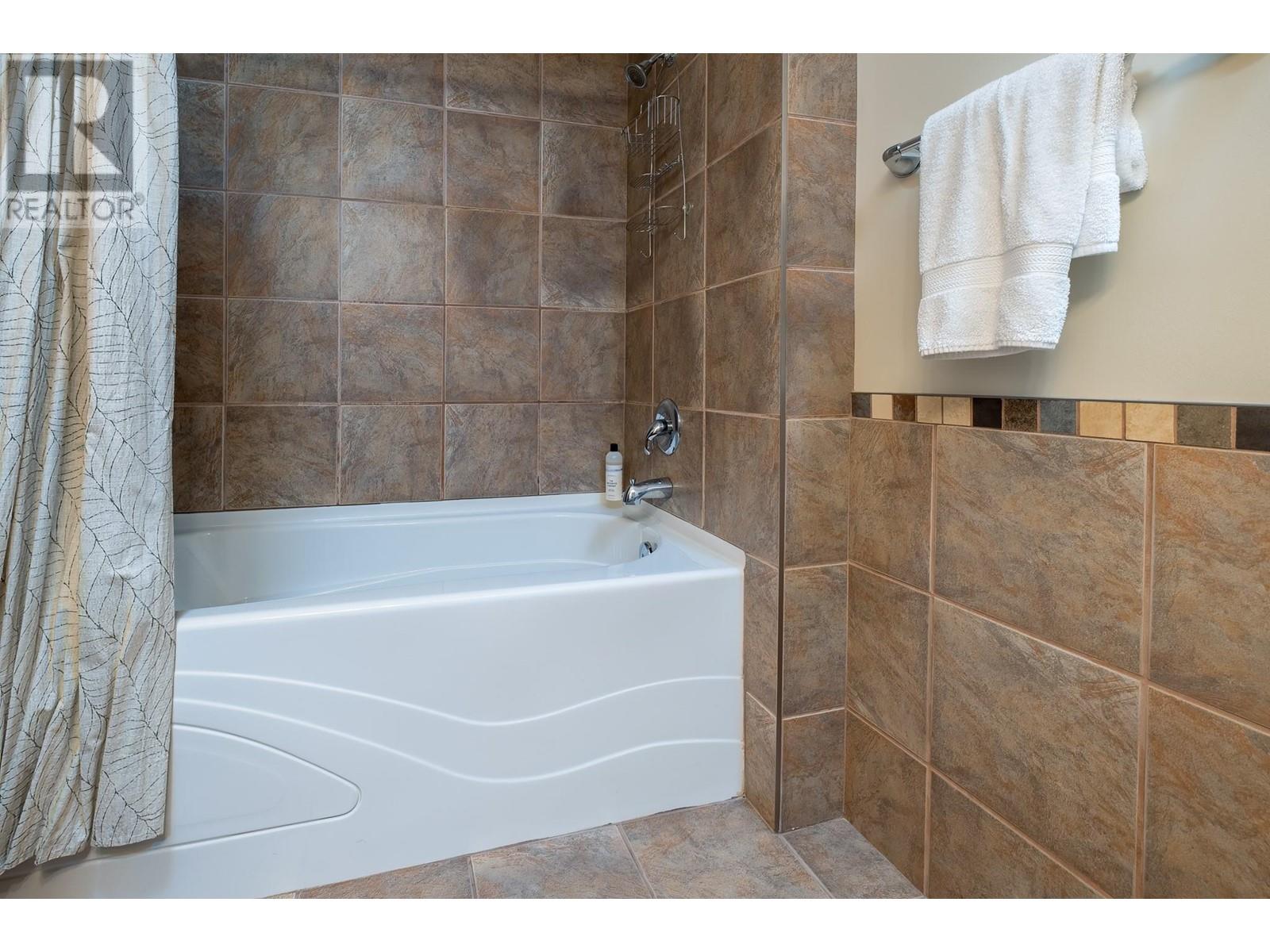 1080 OLAUS Way Unit# 1A, Rossland