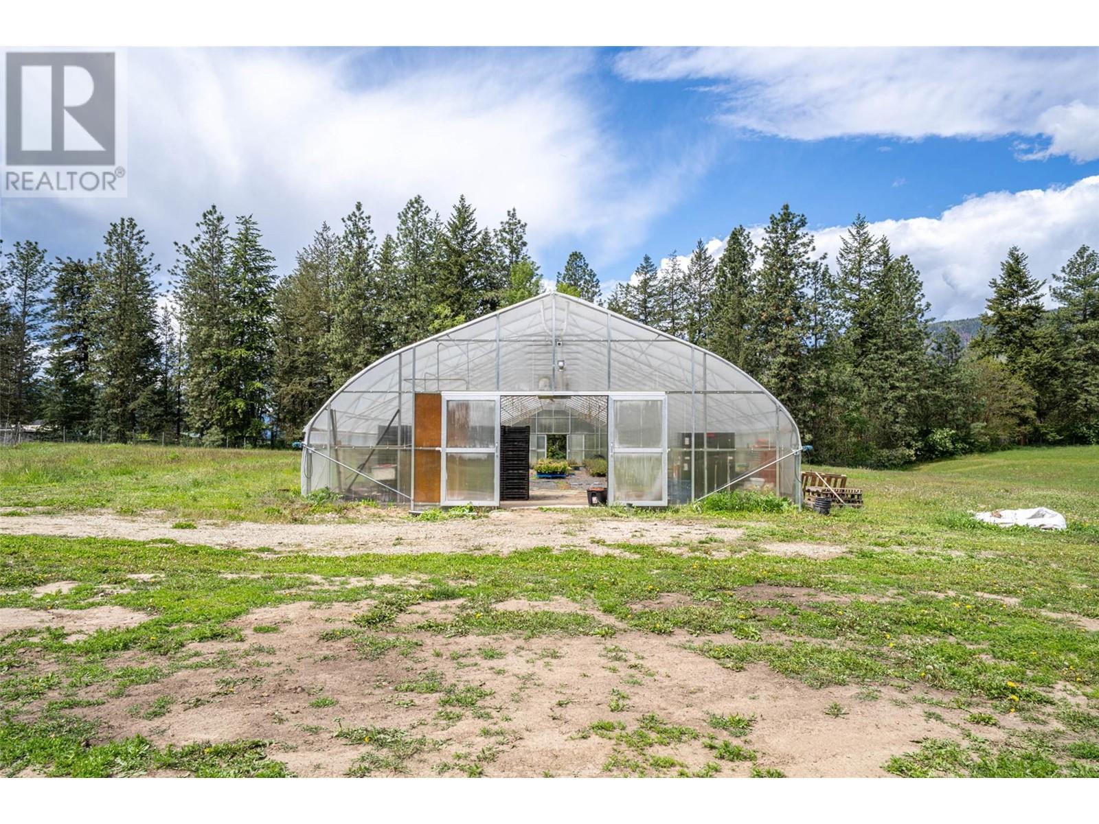  4858 Salmon River Road, Spallumcheen