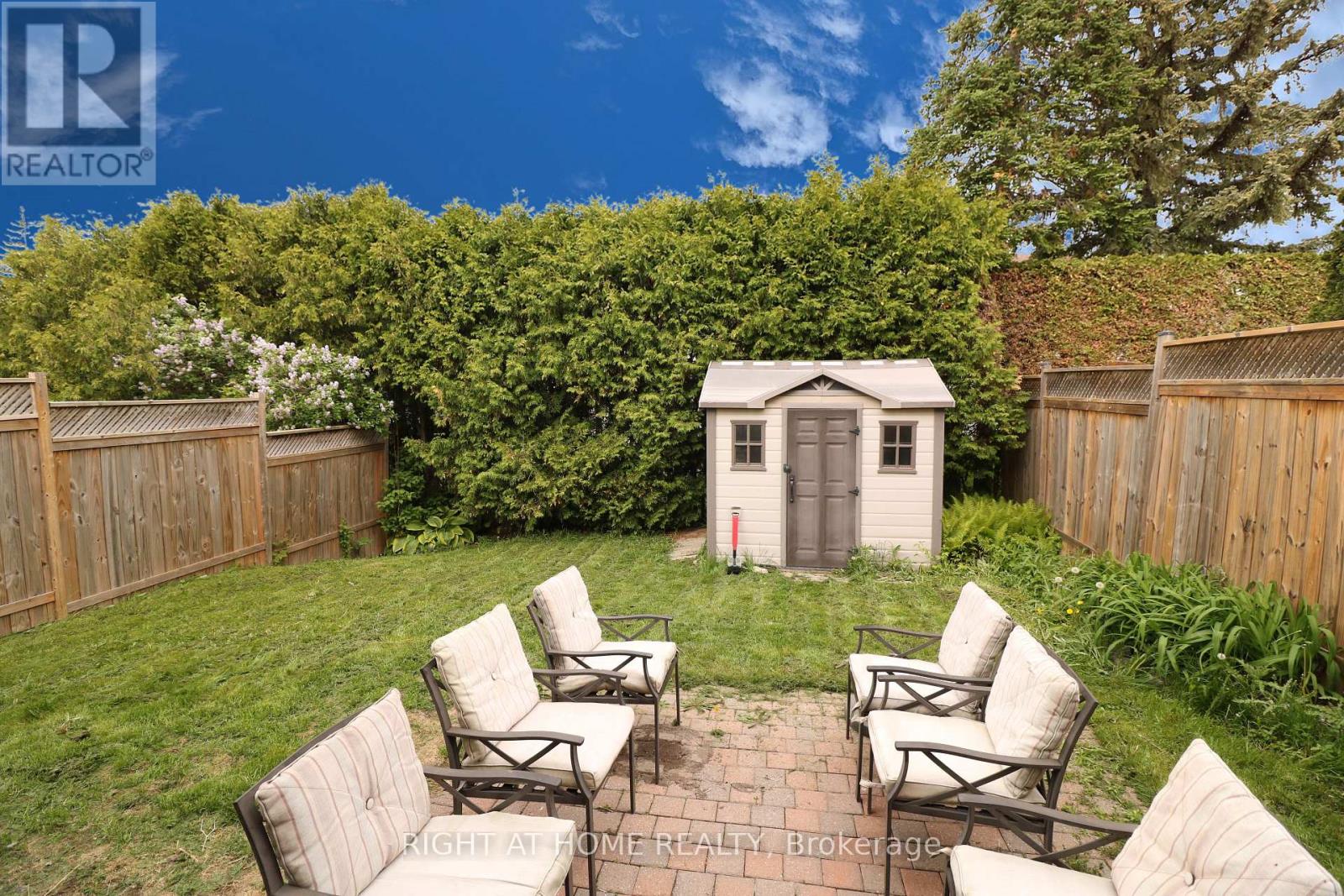 https://ddfcdn.realtor.ca/listing/TS638838917554400000/reb76/highres/1/x12173731_21.jpg