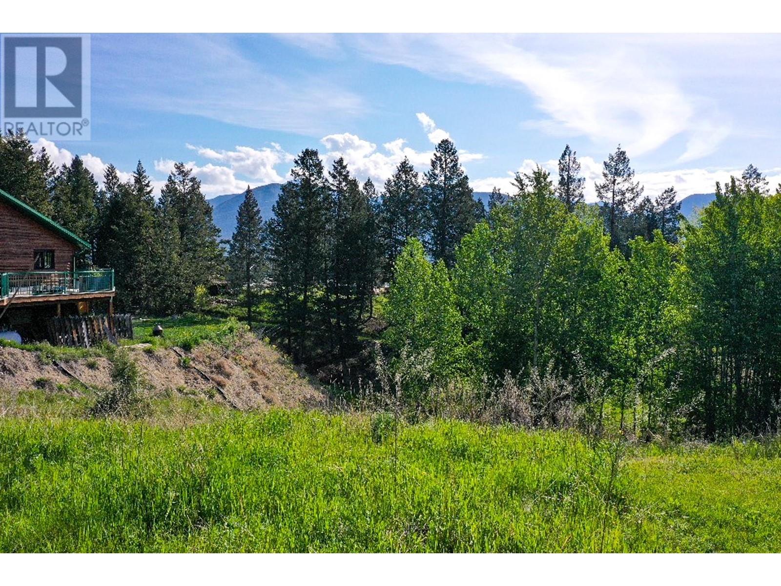 Photo 10 of 2161 Pinetree Place, Invermere BC
