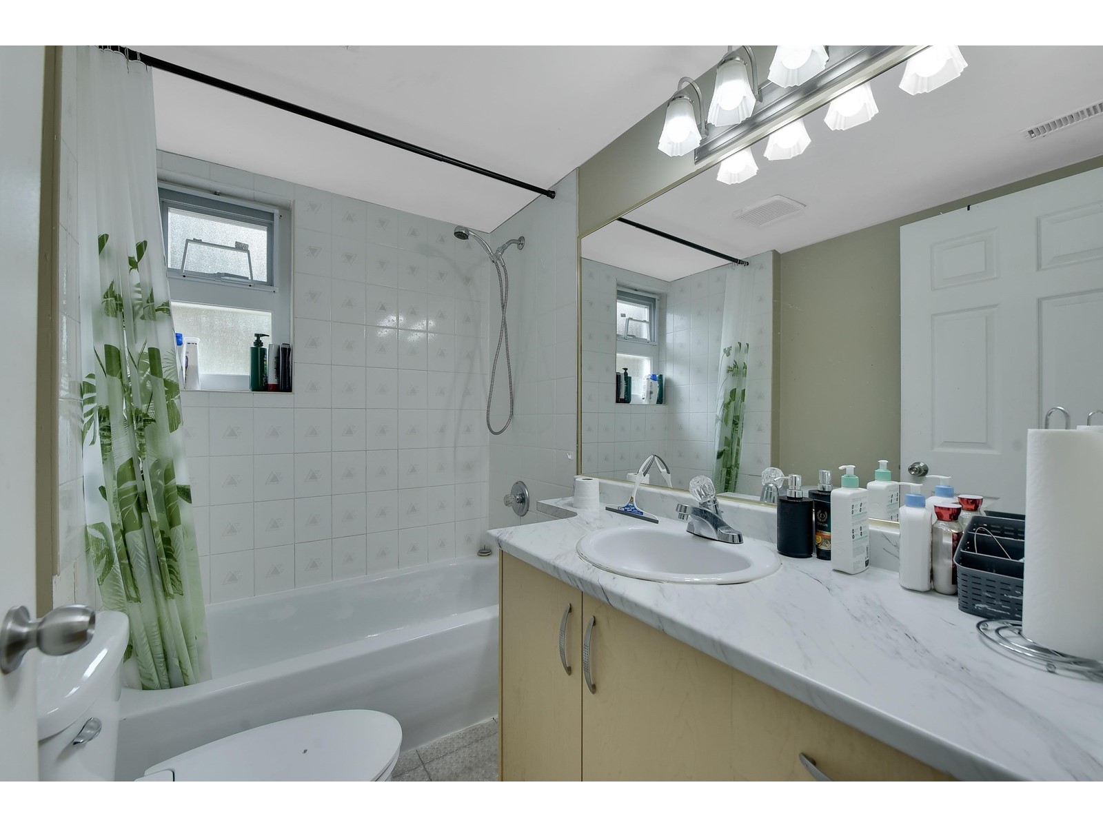 Photo 23 of 15274 85 Avenue, Surrey BC