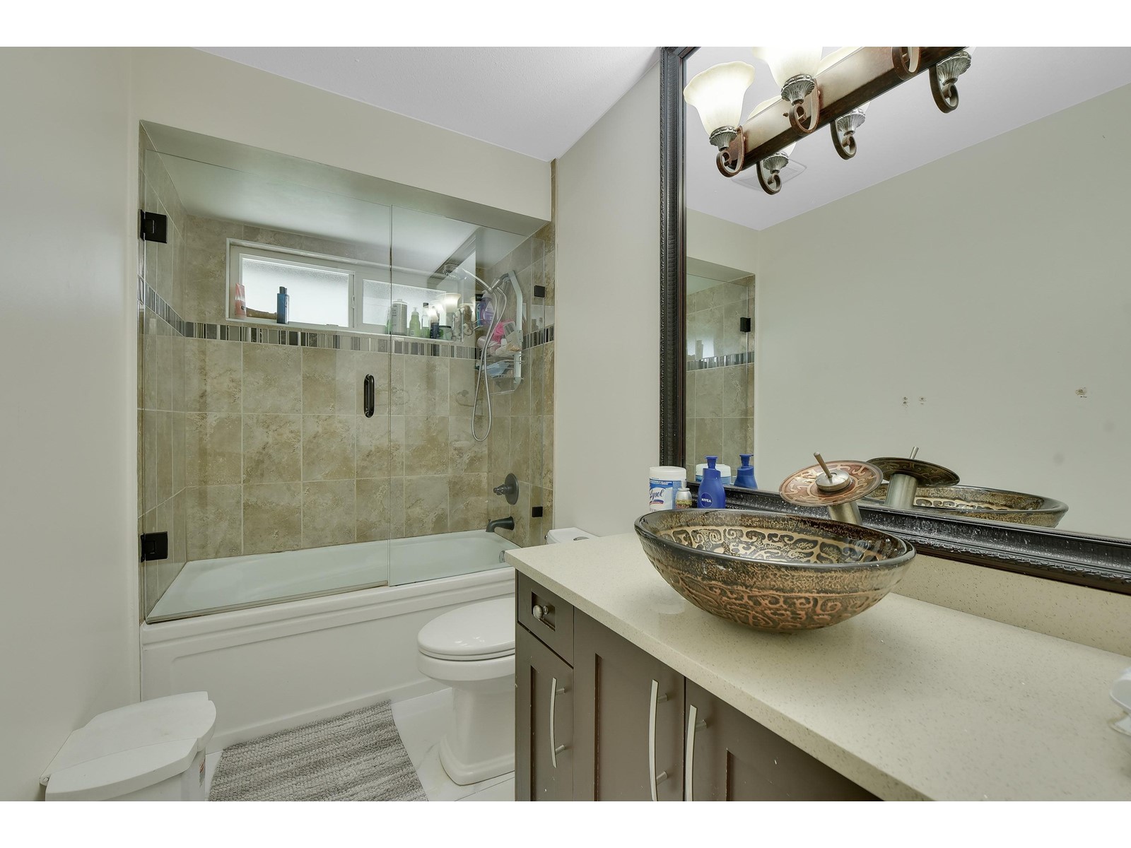 Photo 11 of 15274 85 Avenue, Surrey BC
