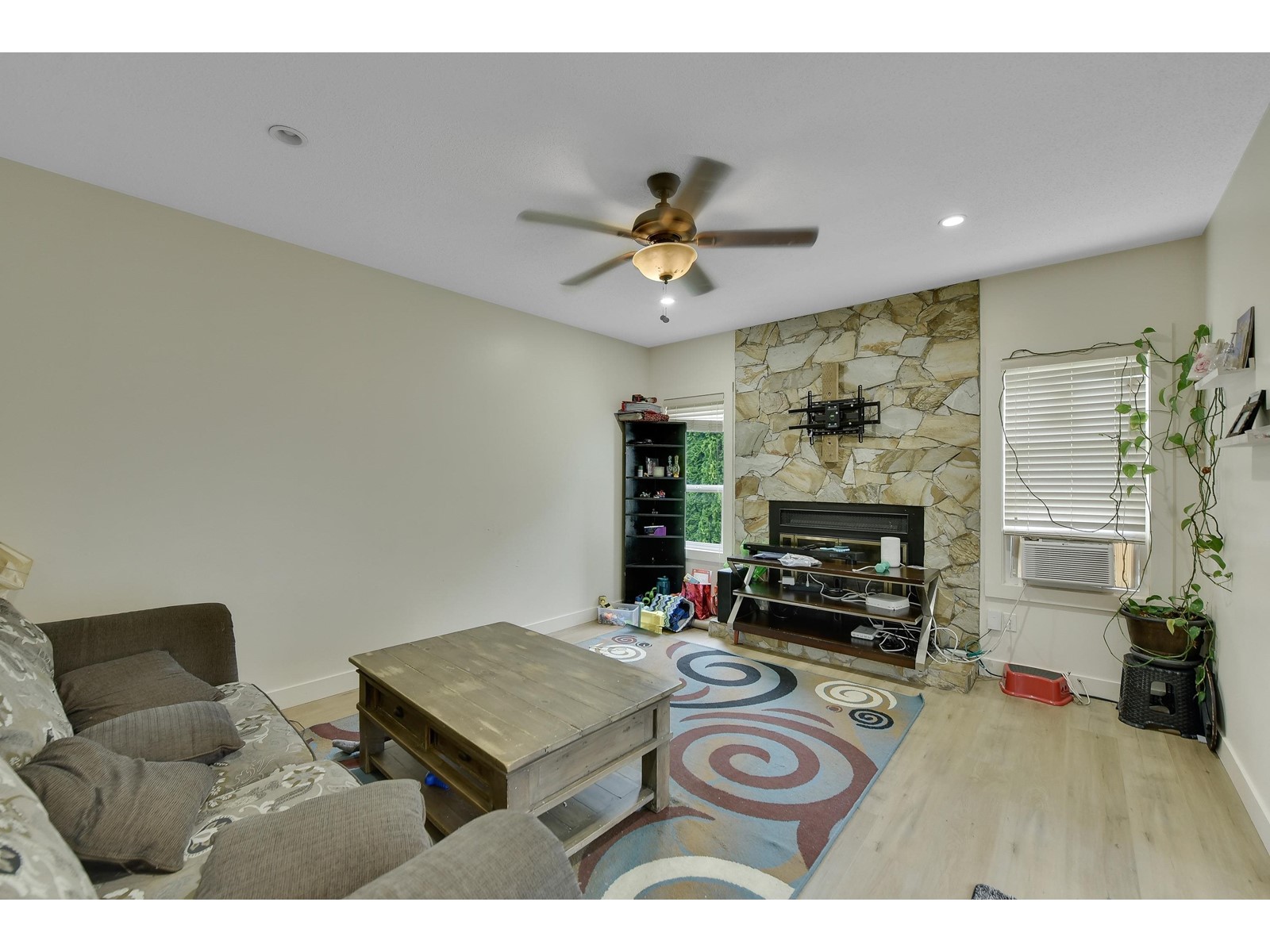 Photo 9 of 15274 85 Avenue, Surrey BC