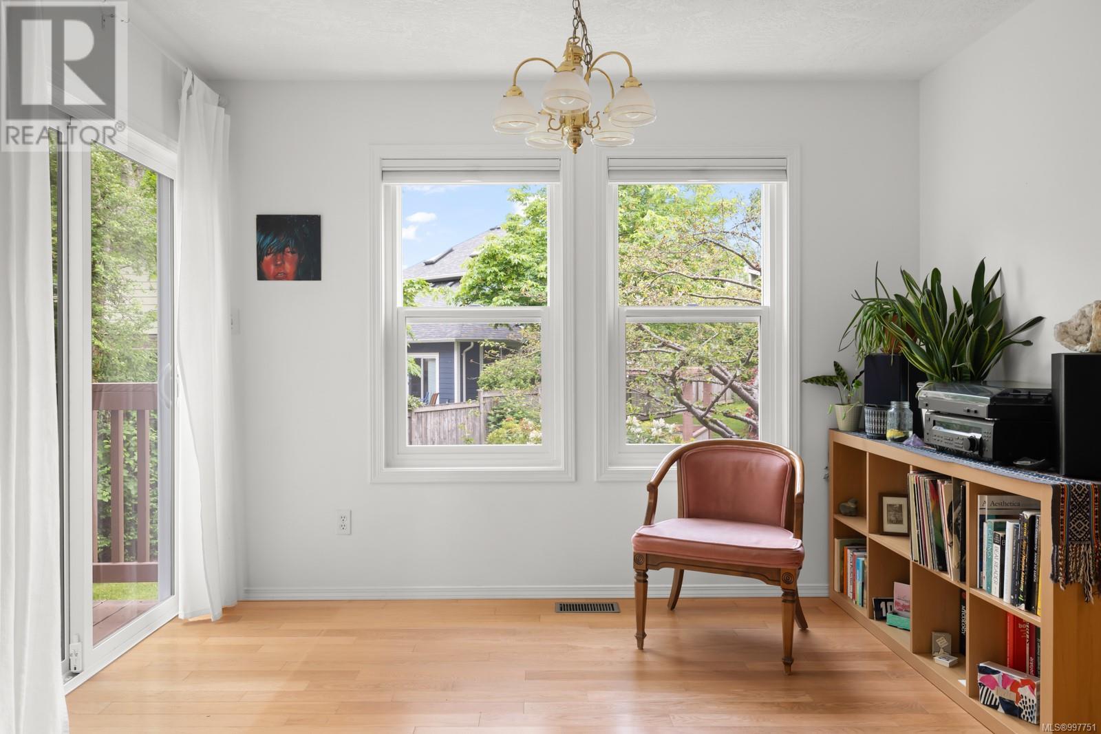 Single Family House Westcoast for Sale in   West Saanich Rd West Oaks Saanich 