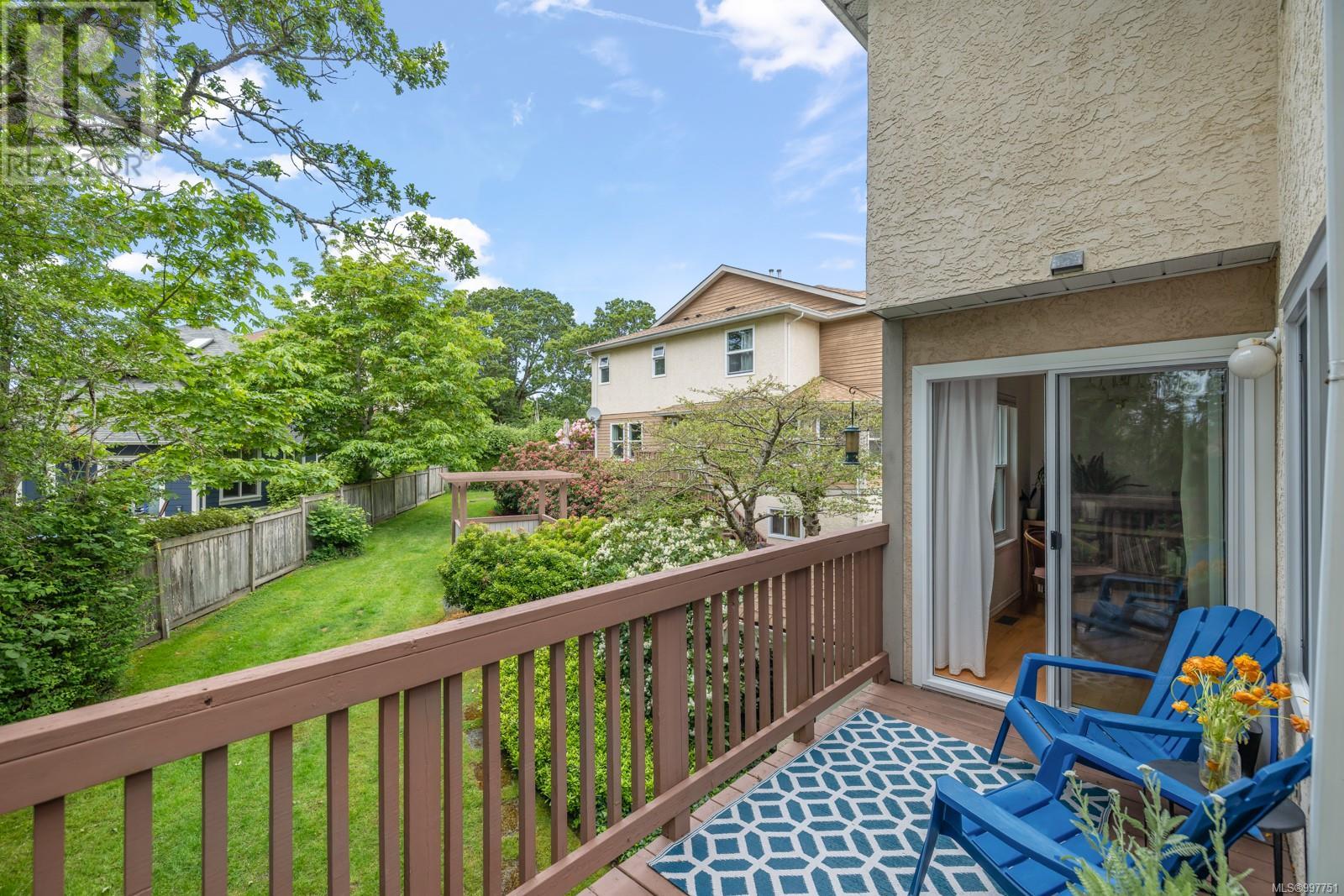 Single Family House Westcoast for Sale in   West Saanich Rd West Oaks Saanich 