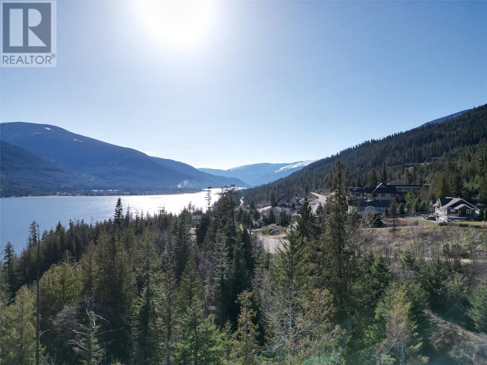 6812 GRANDVIEW Drive, Nelson