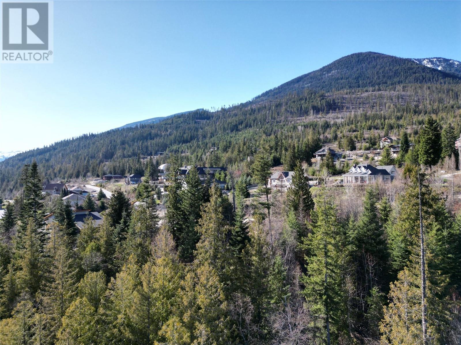 6812 GRANDVIEW Drive, Nelson
