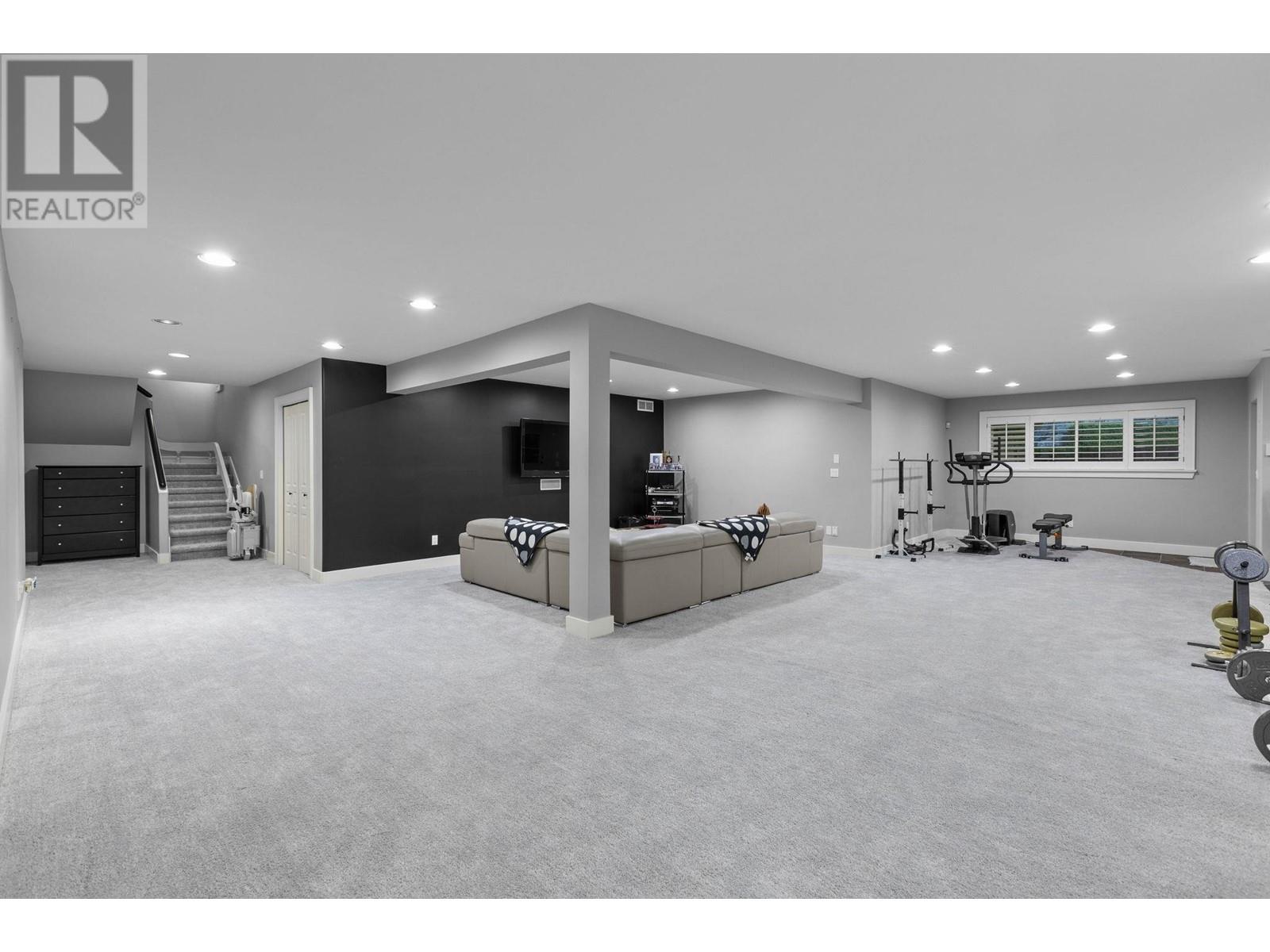 Photo 22 of 3027 Plateau Boulevard, Coquitlam BC