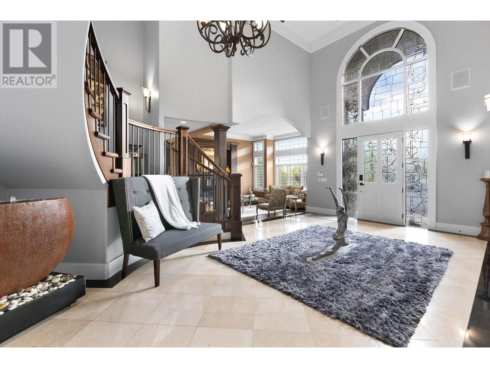 Photo 4 of 3027 Plateau Boulevard, Coquitlam BC