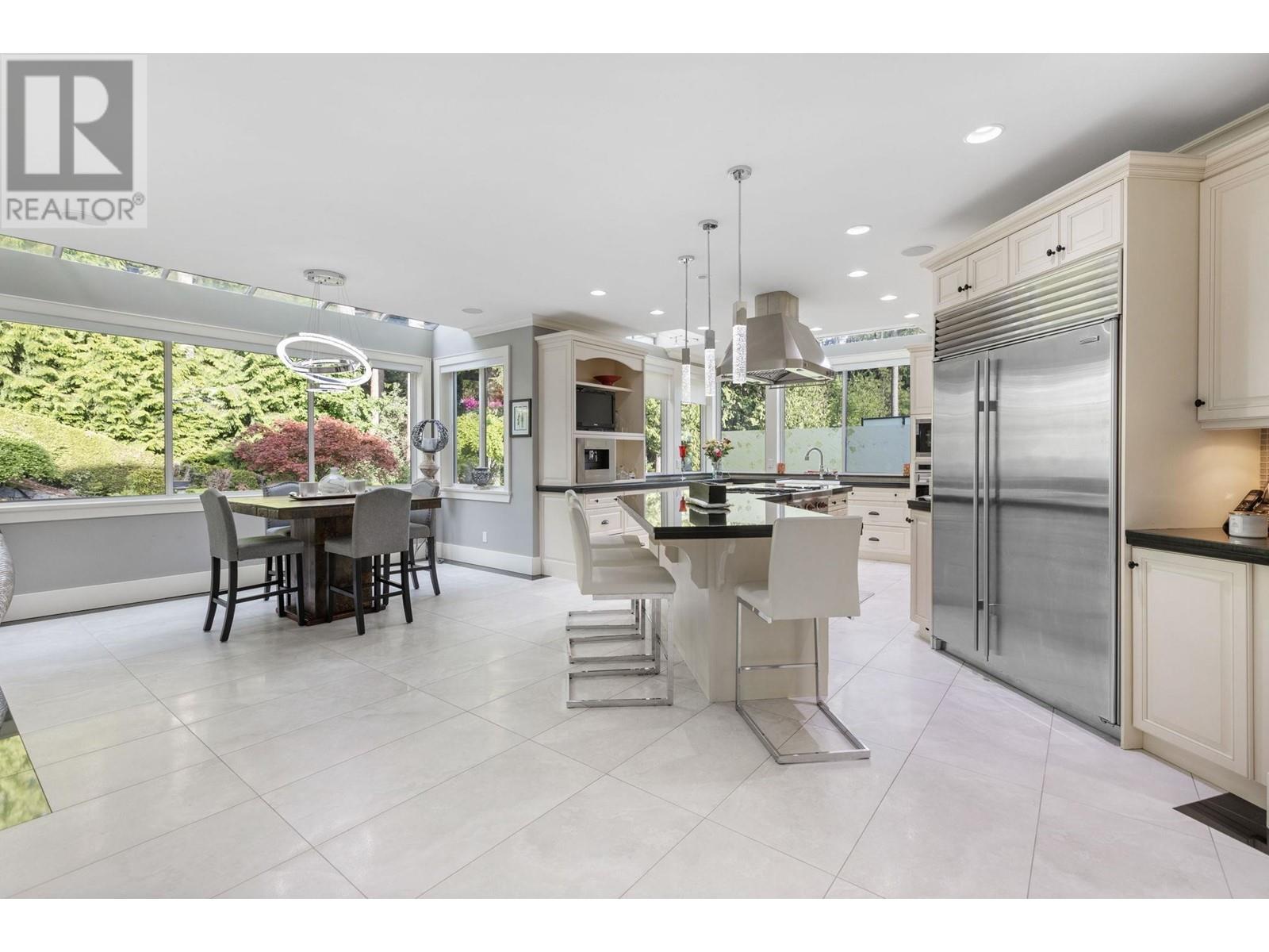 Photo 15 of 3027 Plateau Boulevard, Coquitlam BC