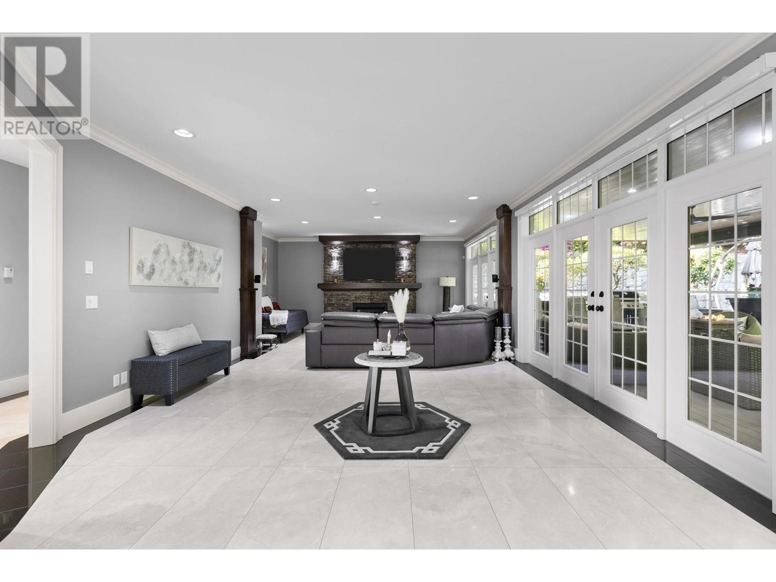 Photo 12 of 3027 Plateau Boulevard, Coquitlam BC
