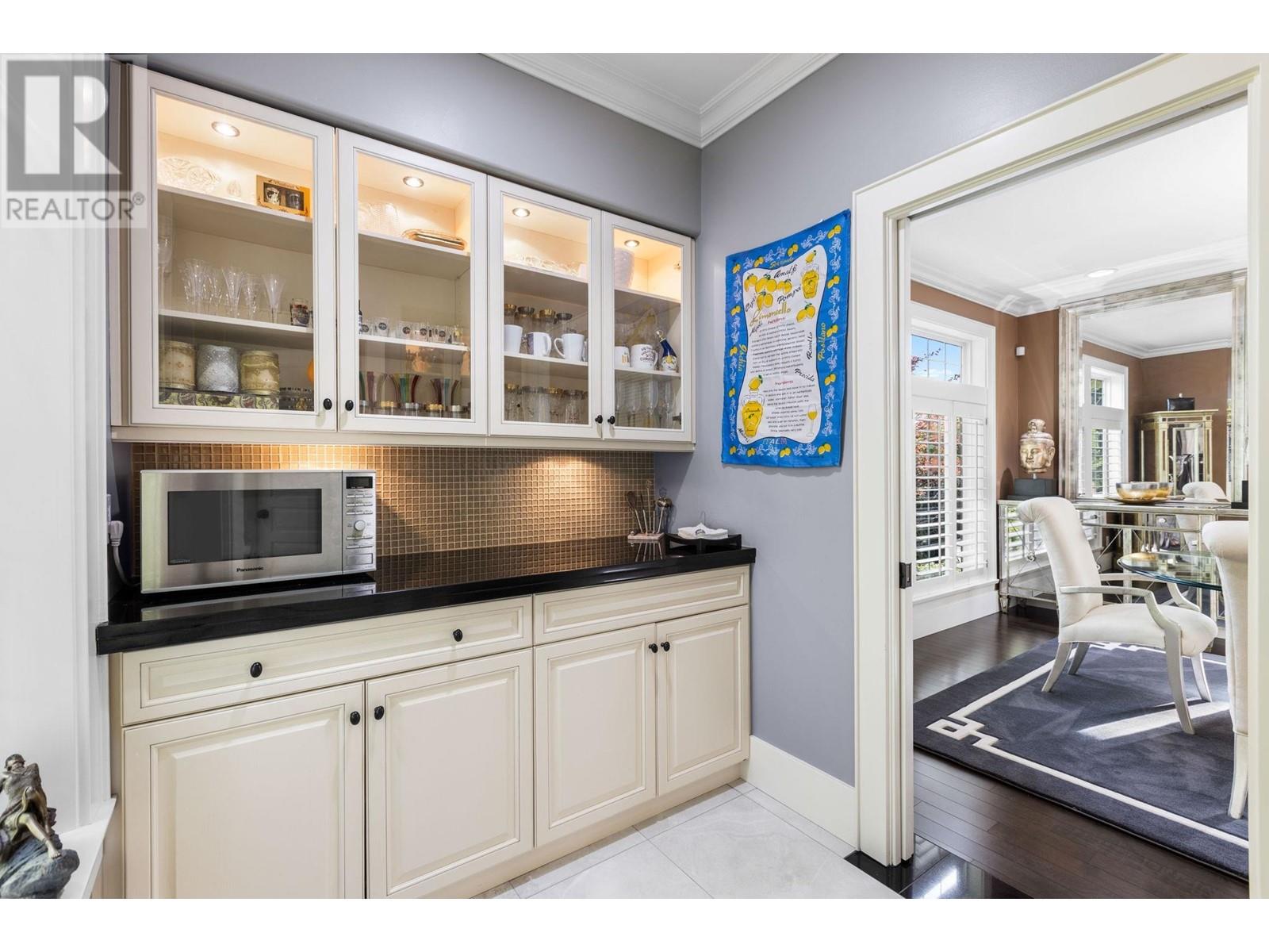 Photo 16 of 3027 Plateau Boulevard, Coquitlam BC