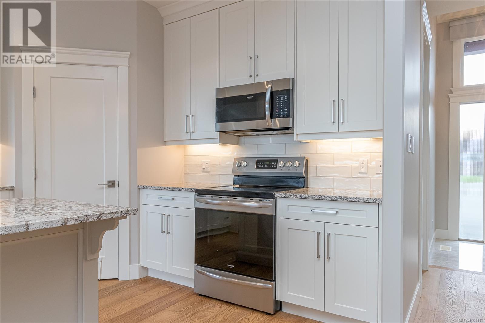 236 Amity Way, Parksville real estate listing 1001113