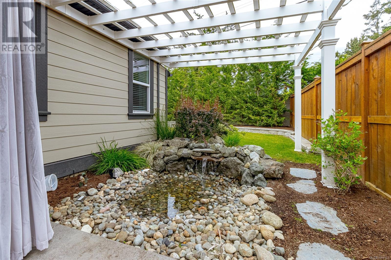 236 Amity Way, Parksville real estate listing 1001113
