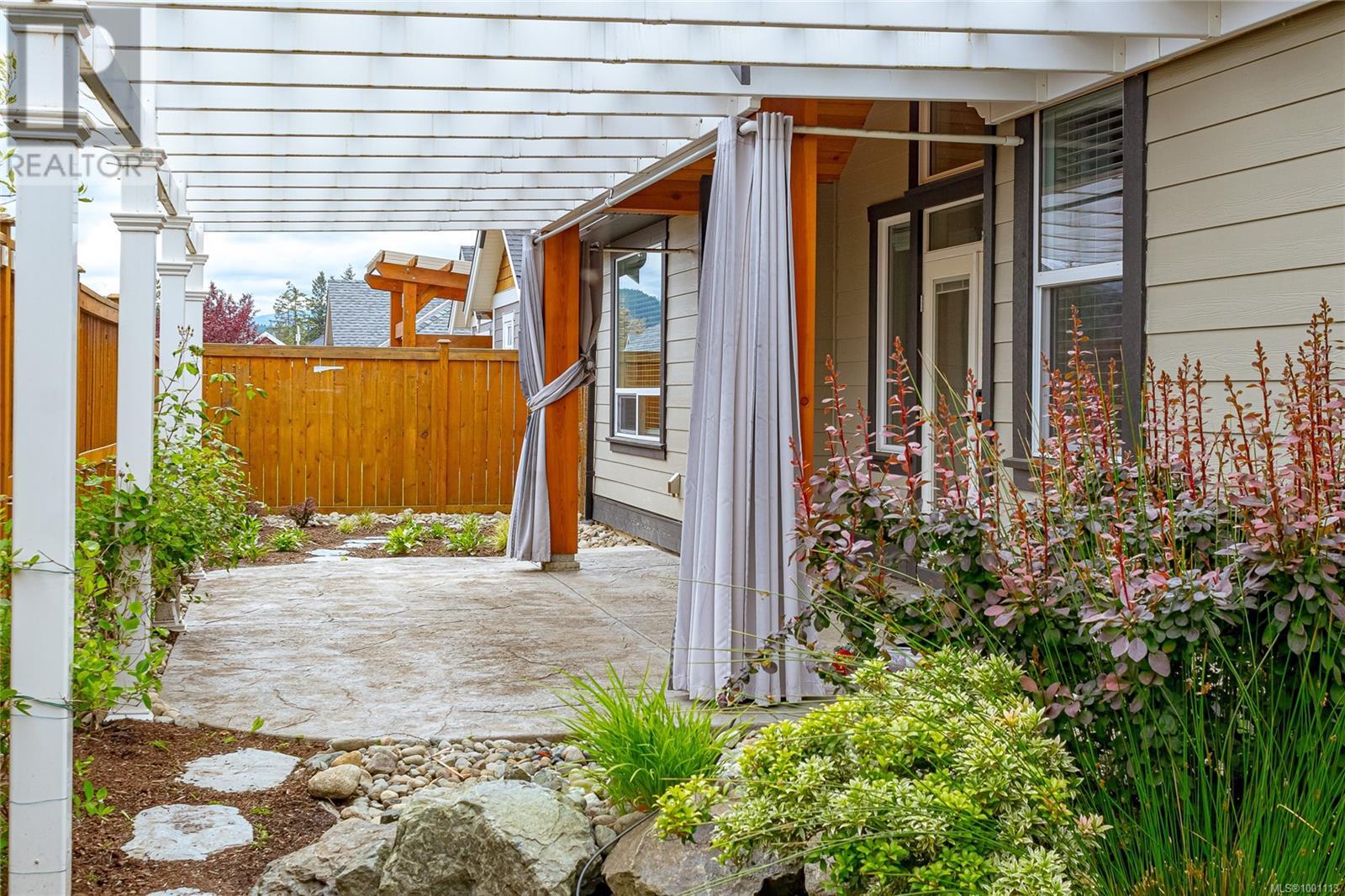 236 Amity Way, Parksville real estate listing 1001113