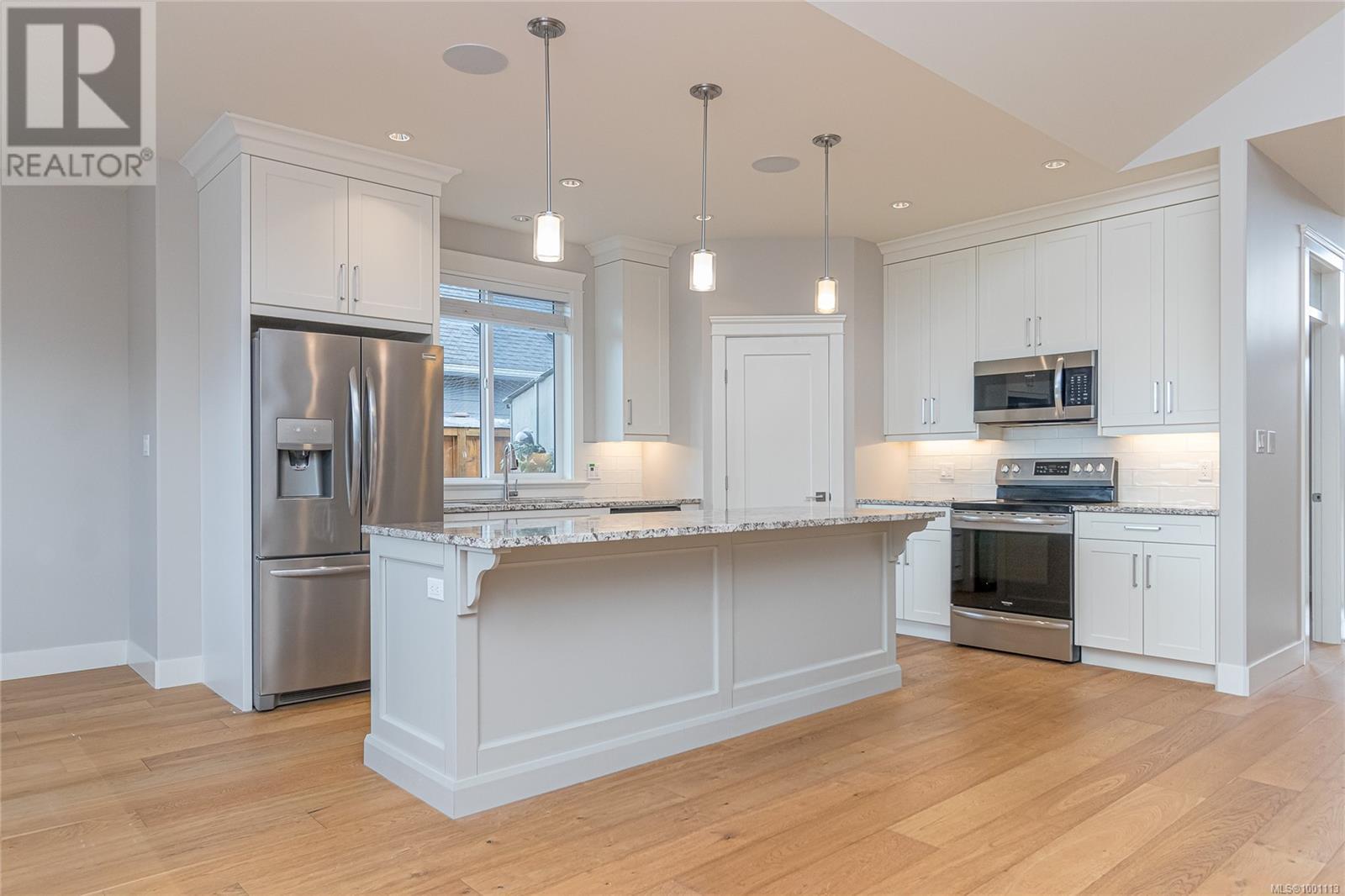 236 Amity Way, Parksville real estate listing 1001113