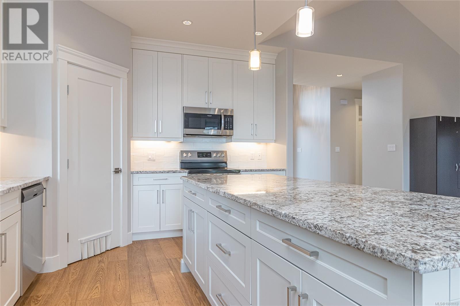 236 Amity Way, Parksville real estate listing 1001113